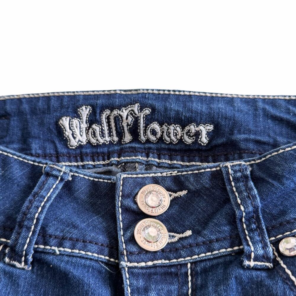 Vintage WallFlower Embellished Low Rise Capris - Picture 6 of 8